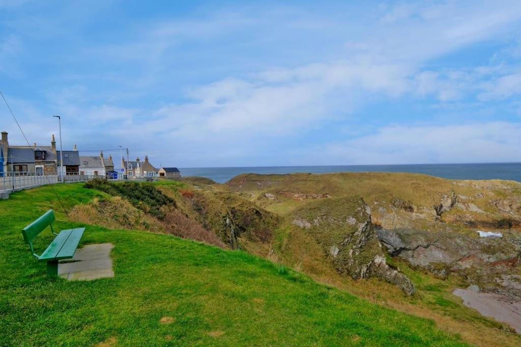 Cliff Top Cottage With Sea Views Portknockie Экстерьер фото